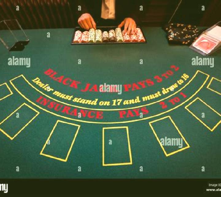 Blackjack Peek (Playtech) slot machine