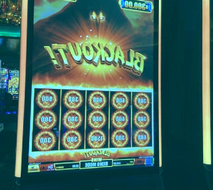 Blackout Deluxe online slot