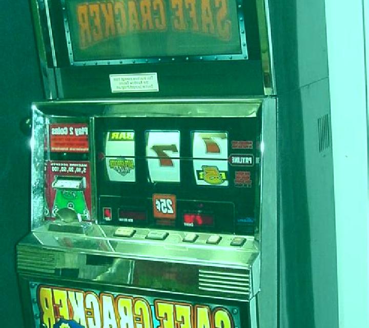 Blagg Bros - Safecracker slot machine
