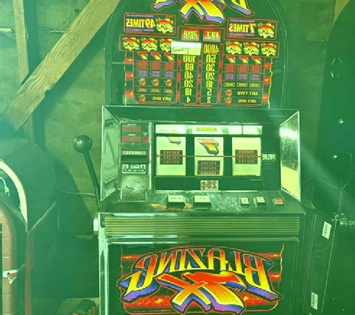 Blazing Coins 100 slot