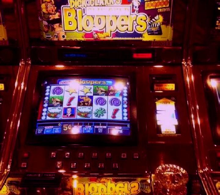 Bloopers slot machine