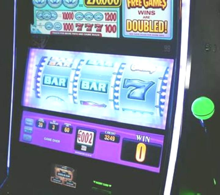 BomBom Bot slot game