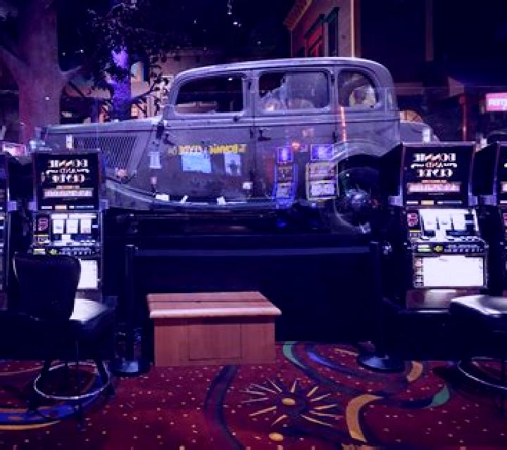 Bonnie & Clyde - Outlaw Legends slot machine