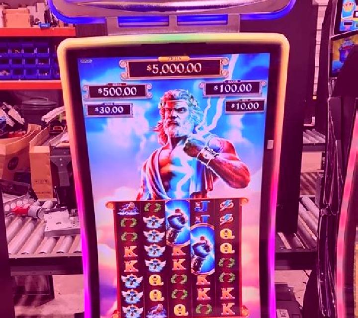 Book of the Titans - Zeus slot machine