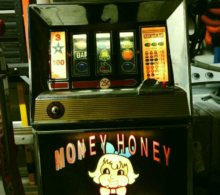 Boom Honey slot machine