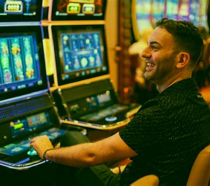 Break the Lines online slot