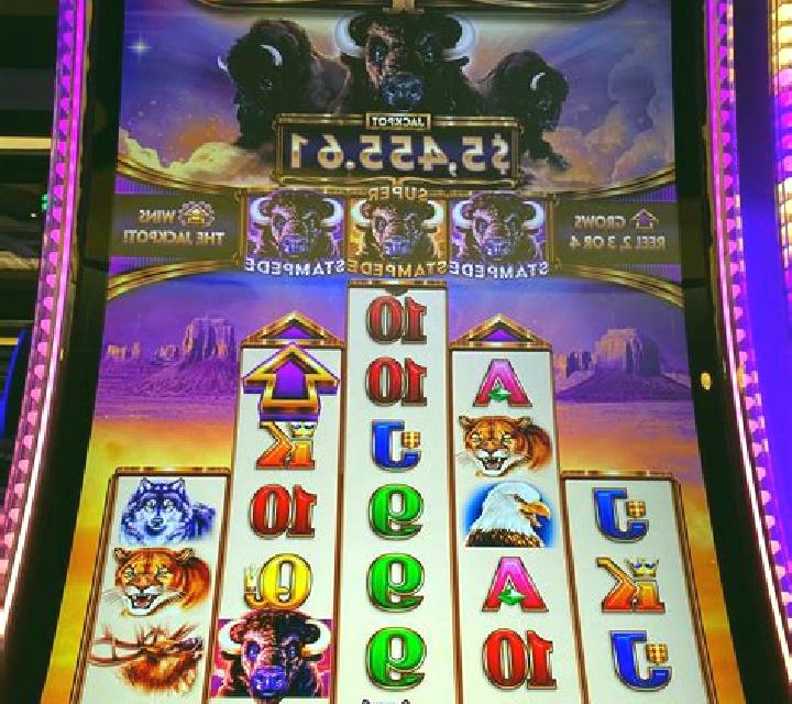 Buffalo Gold Canyon slot machine