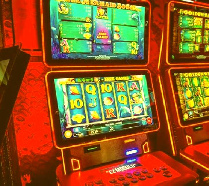 Bullied slot game