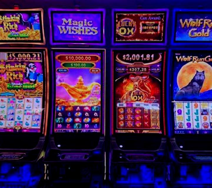 Burlesque 2 slot machine