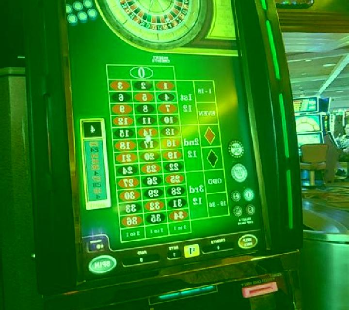 Cabaret Roulette slot machine