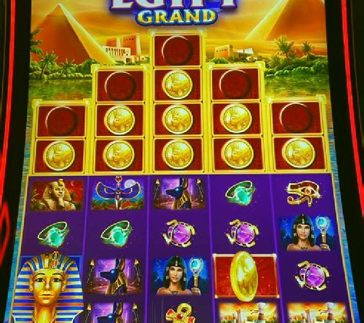Cactus Grand slot machine