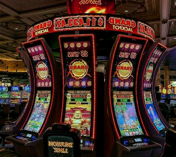Caesar s Arena slot machine