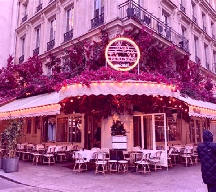 Cafe de Paris (Section 8 Studio) slot machine