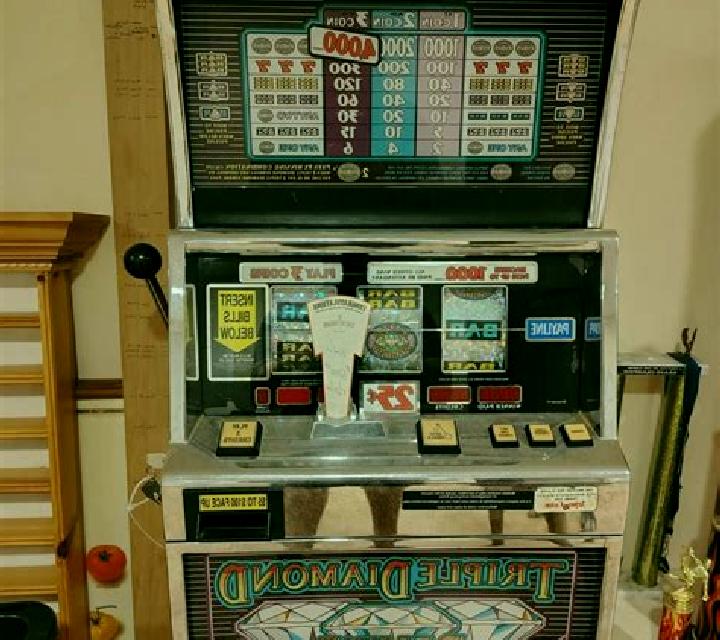 Cancan Saloon Deluxe slot machine