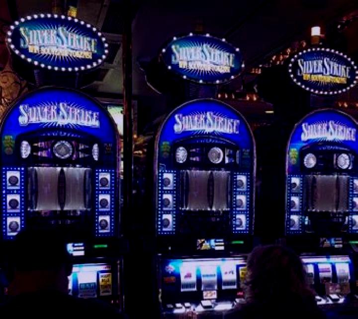 Candy Strike slot machine