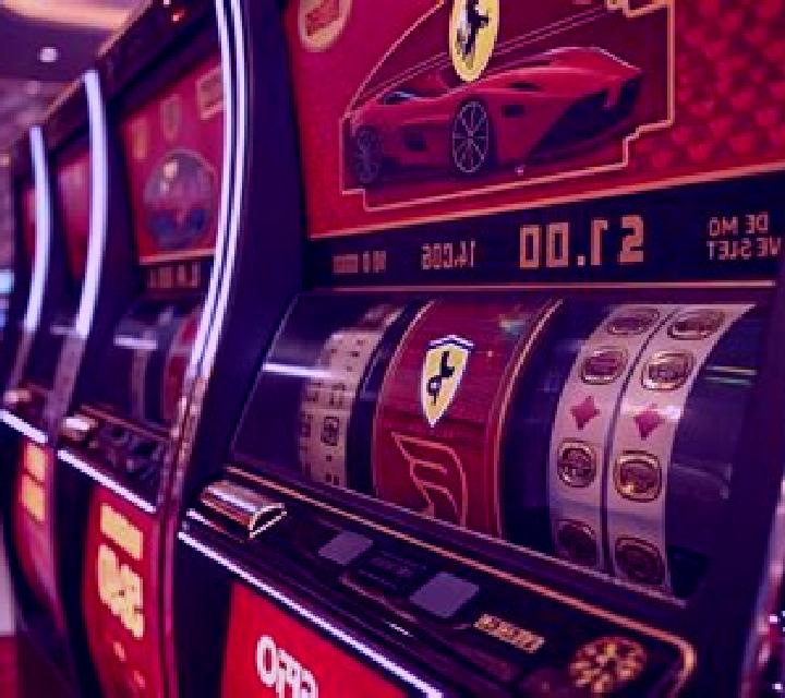 Car & Cash - Ferrari slot machine
