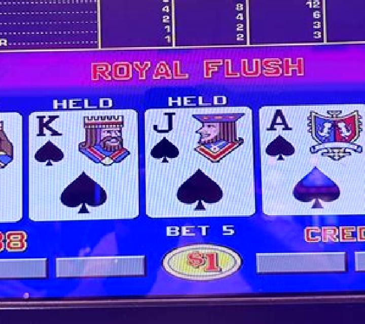 Caribbean Poker Royal Flush Jackpot online slot