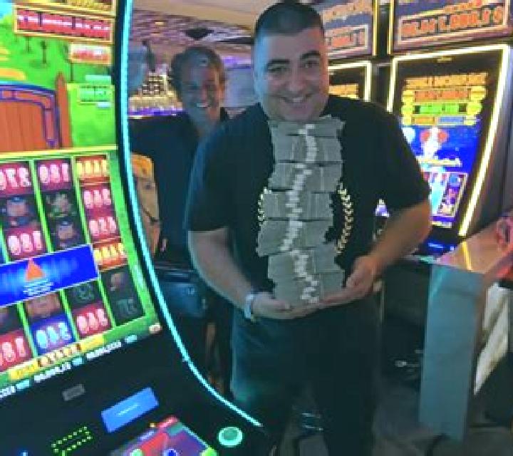 Cash n Cannons slot machine