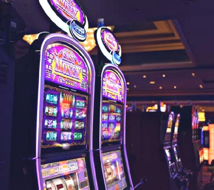 Casino Hold’em slot machine