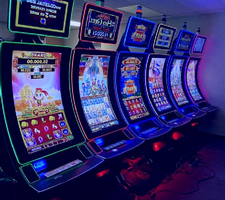 Casino Royale (Tom Horn Gaming) slot machine