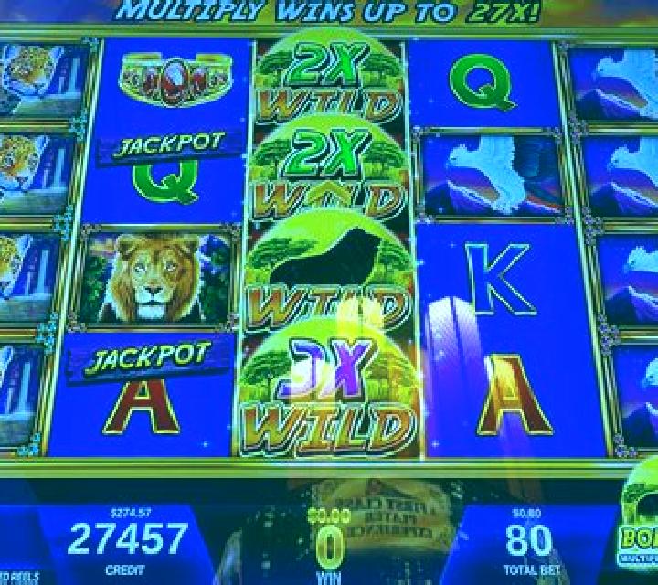 Cat Peak slot machine