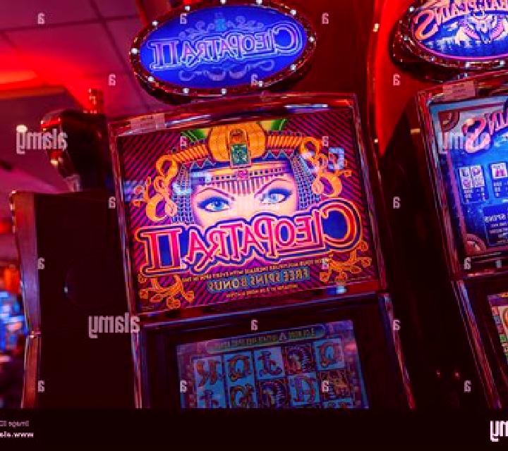 Champion II slot machine
