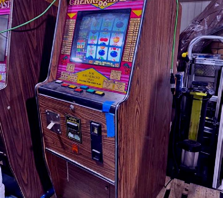 Cherry Deluxe 10000 slot machine