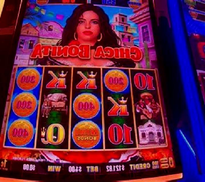 Chica Bonita Dice slot machine