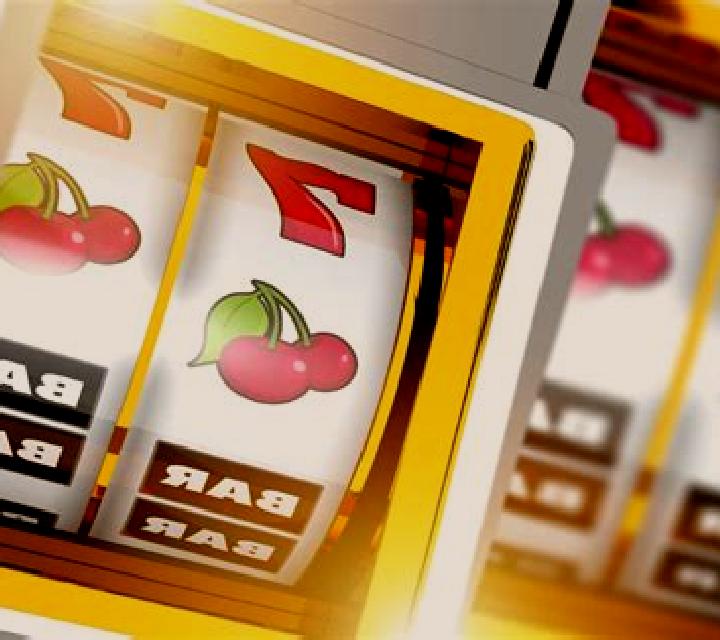 Chick or Crack slot machine
