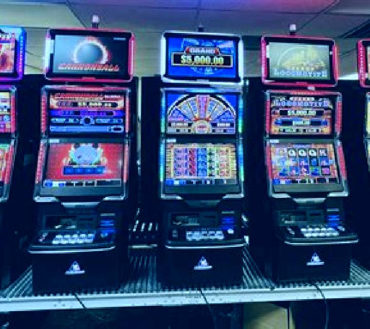 Christmas Grand Heist Feature Buy slot machine