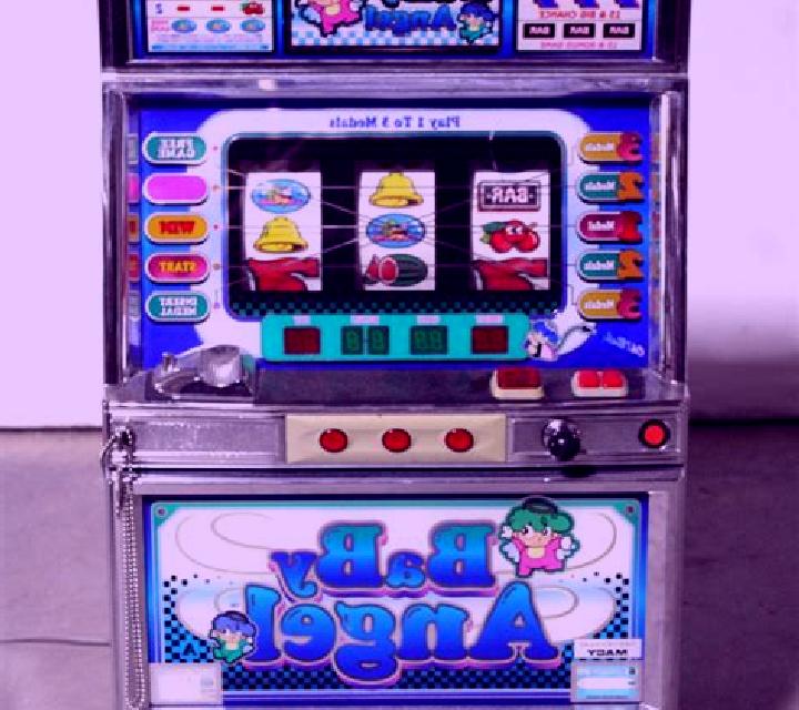 Chrome Angel slot machine