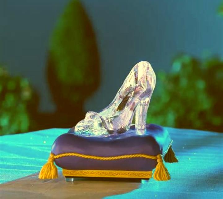 Cinderella s Glass Slipper online slot