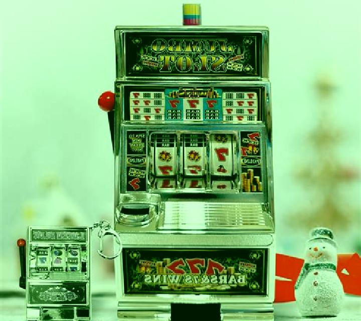 Circle slot machine