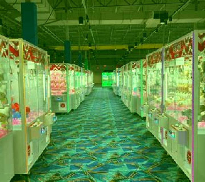 Claw slot machine