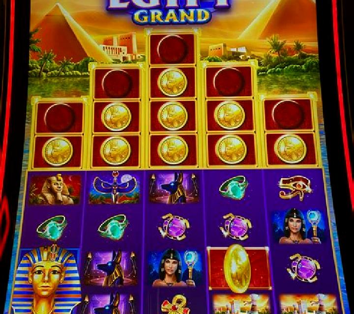 Cleo Queen of Egypt slot machine