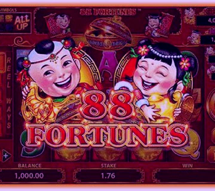 Clover Fortunes slot machine