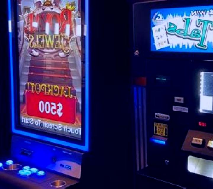 Clover Madness 100 (Pull Tabs) online slot