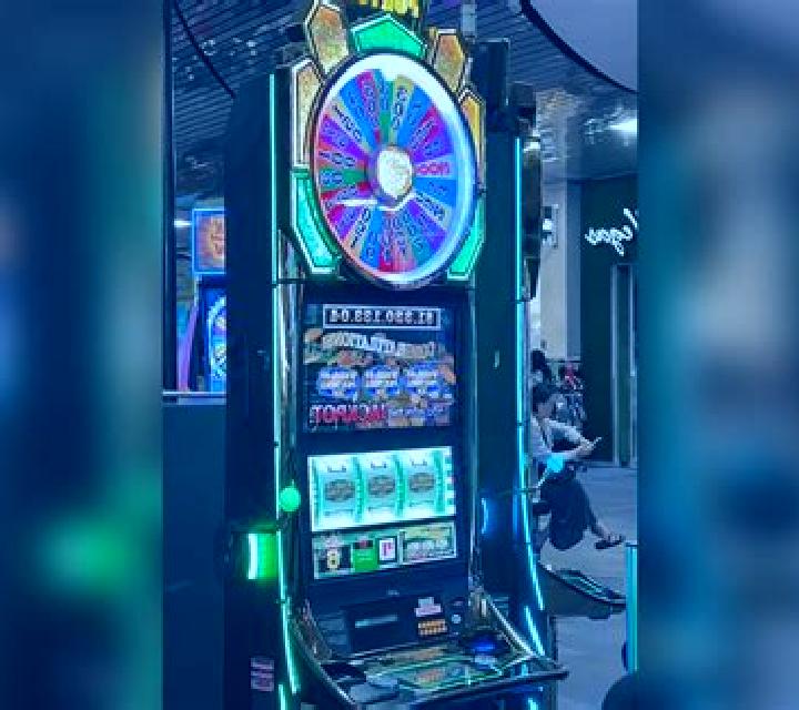 Clover Wheel slot machine