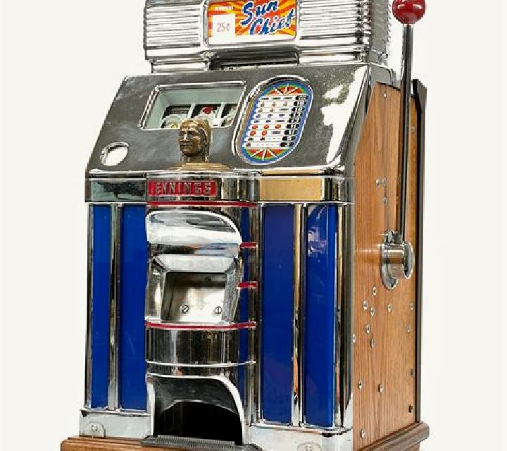 Cloveromatic slot machine