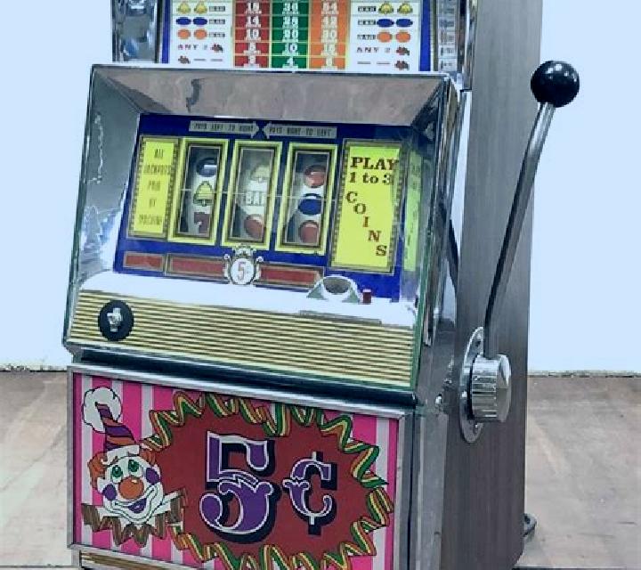 Clovers and Diamonds 5 slot machine