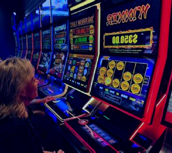 Club 2000 Casino online slot