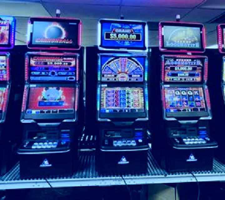 Cluck It slot machine