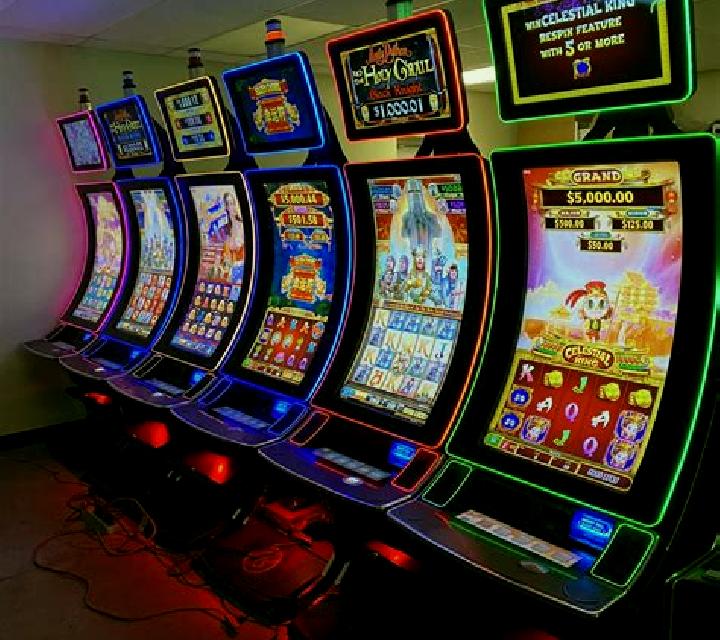 Cocktail Bar (Octavian Gaming) slot machine