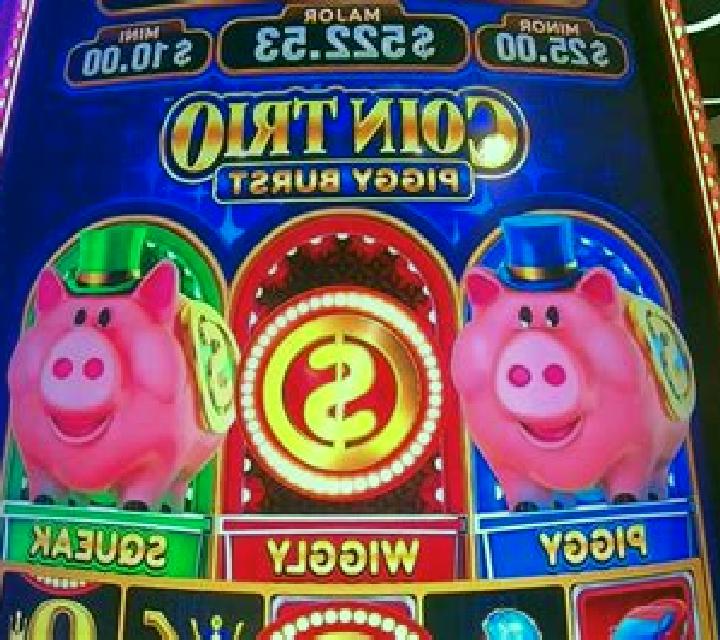 Coin Trio Piggy Burst slot machine