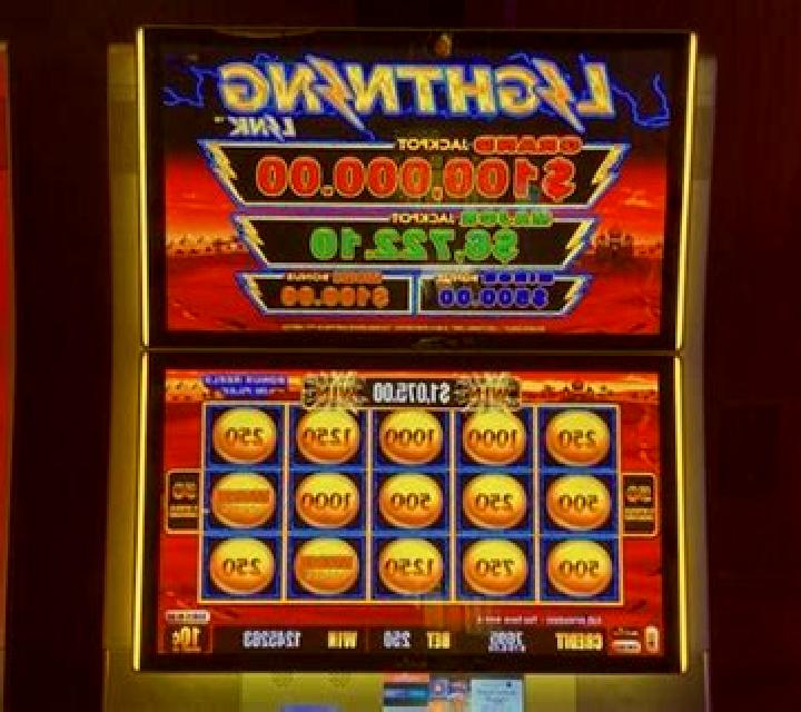 Coin Up: Lightning slot machine