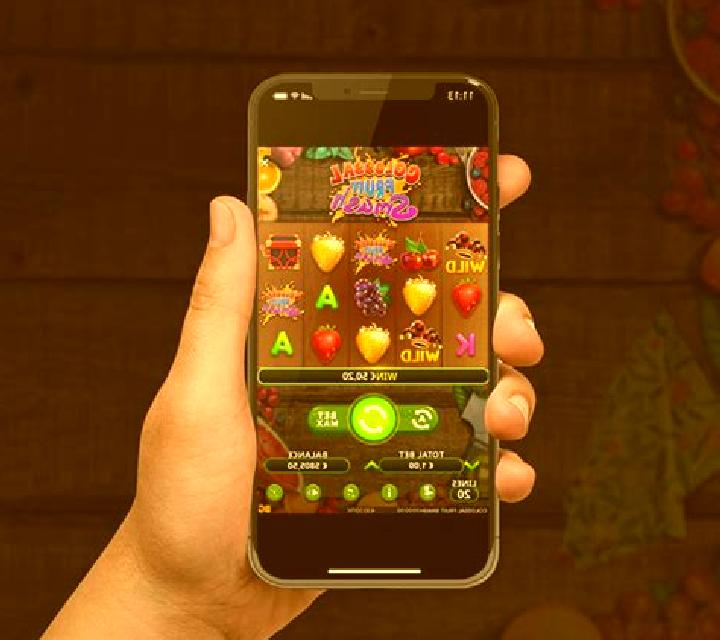 Colossal Fruit Smash slot game