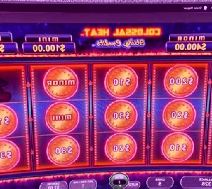 Colossal Heat Sticky Credits online slot