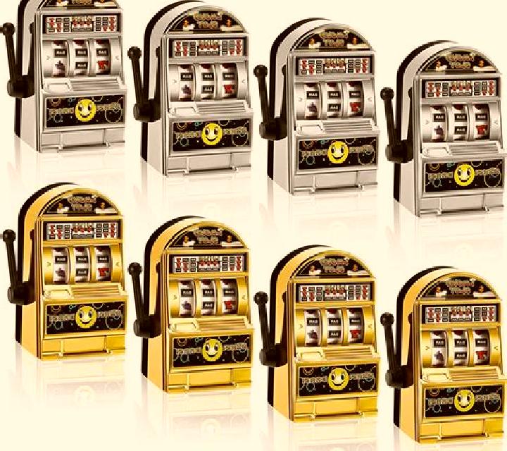 Colour slot machine