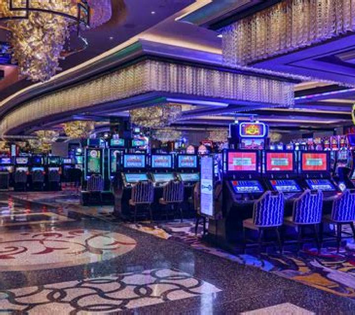 Cosmopolitan slot game