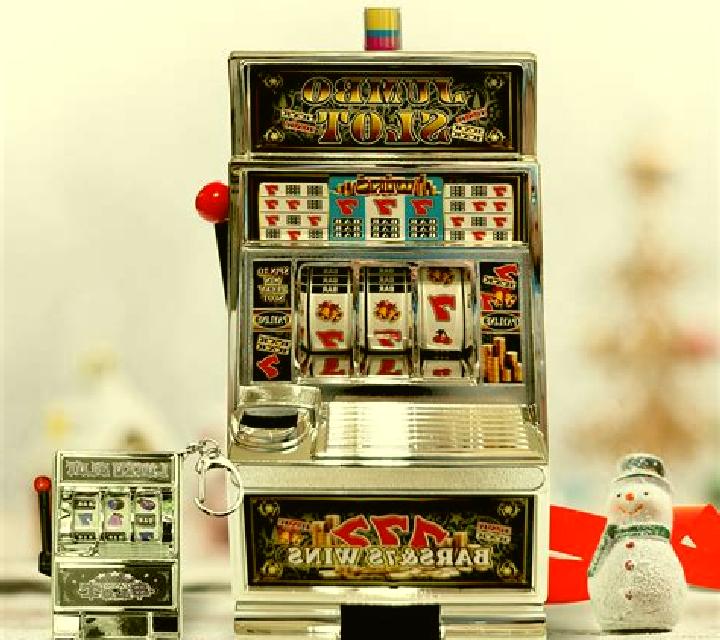 Crack The Piggy Bank Express slot machine